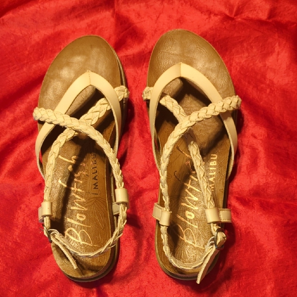 Blowfish Tan Sandals Strappy Design Flat Sole